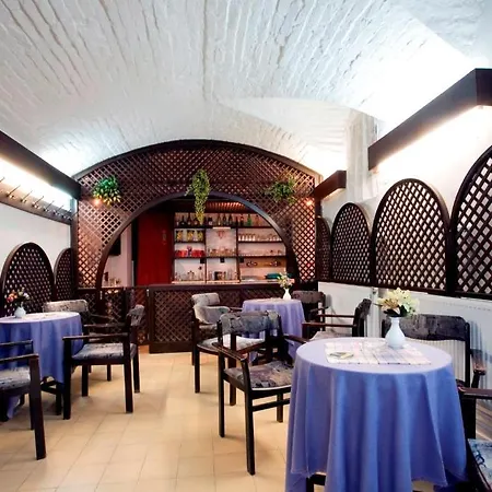 Kro Panorama Uduloszallo